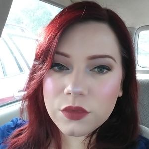 Meet your Posher, Dominique